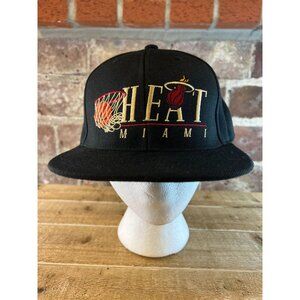 Vinatge Mitchell & Ness Nostalgia Co. Miami Heat Snapback Black Adjustable